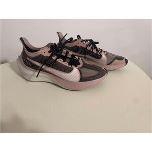 Nike Zoom Gravity running shoes